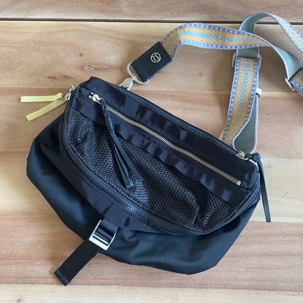 Lululemon Athletica Go Lightly Bag